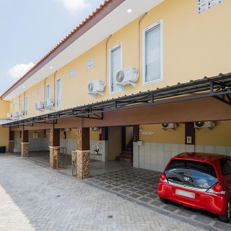 Reddoorz Syariah Near Rsud Dr Iskak Tulungagung Hotel Kedungwaru Bagian luar foto