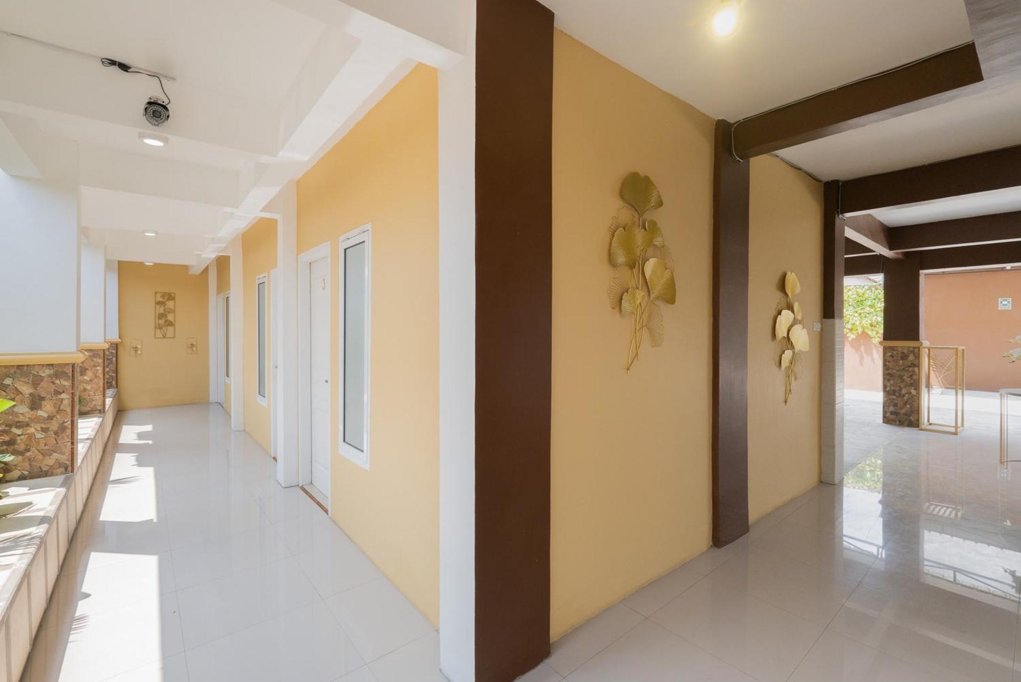 Reddoorz Syariah Near Rsud Dr Iskak Tulungagung Hotel Kedungwaru Bagian luar foto